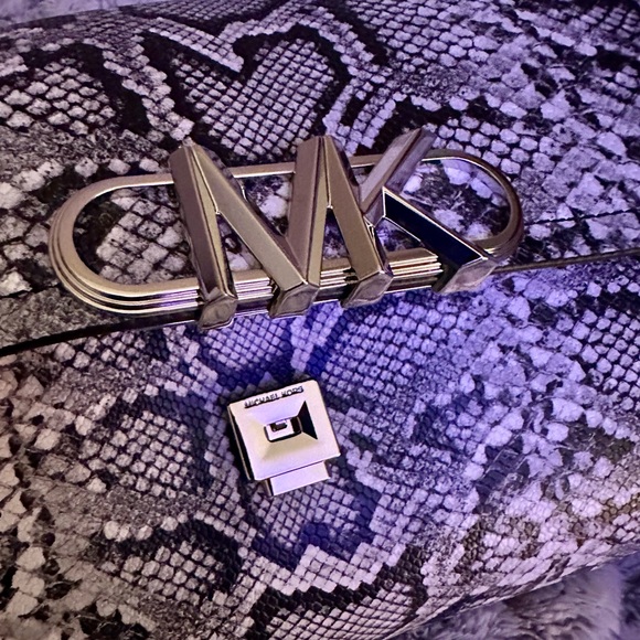 NWT Michael Kors “Parker” Snake Embossed Leather XL Convertible Shoulder Bag - Picture 6 of 9